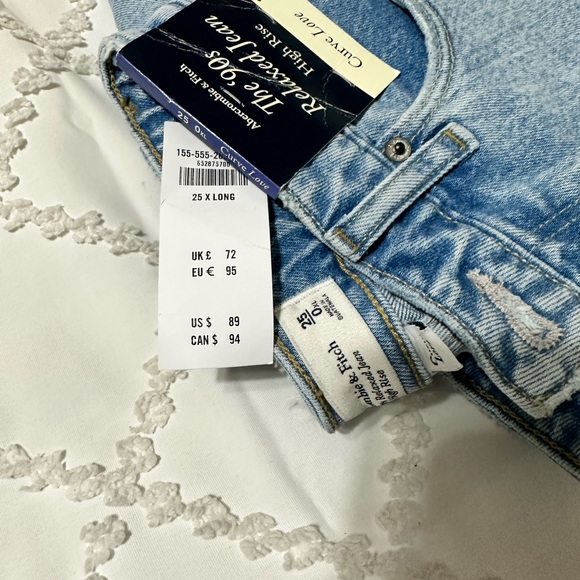 Abercrombie and Fitch 90’s High Rise Relaxed Curve Love jeans 25 XL inseam - Picture 5 of 7